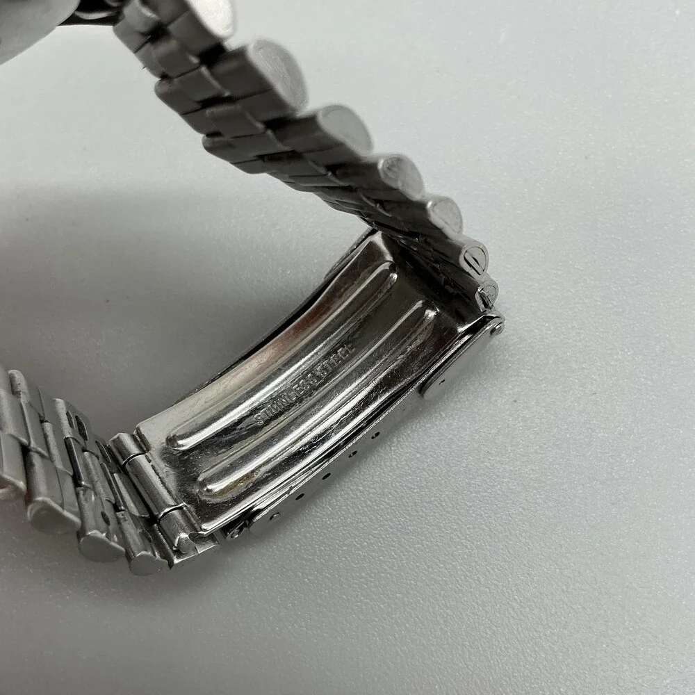 Vintage Guess Waterpro Womens Watch 30mm White Dial Black Bezel New Battery 6
